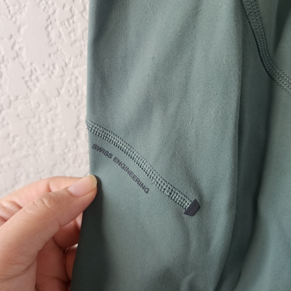 On Running Run On Clouds Movement Leggings Swiss … - image 5